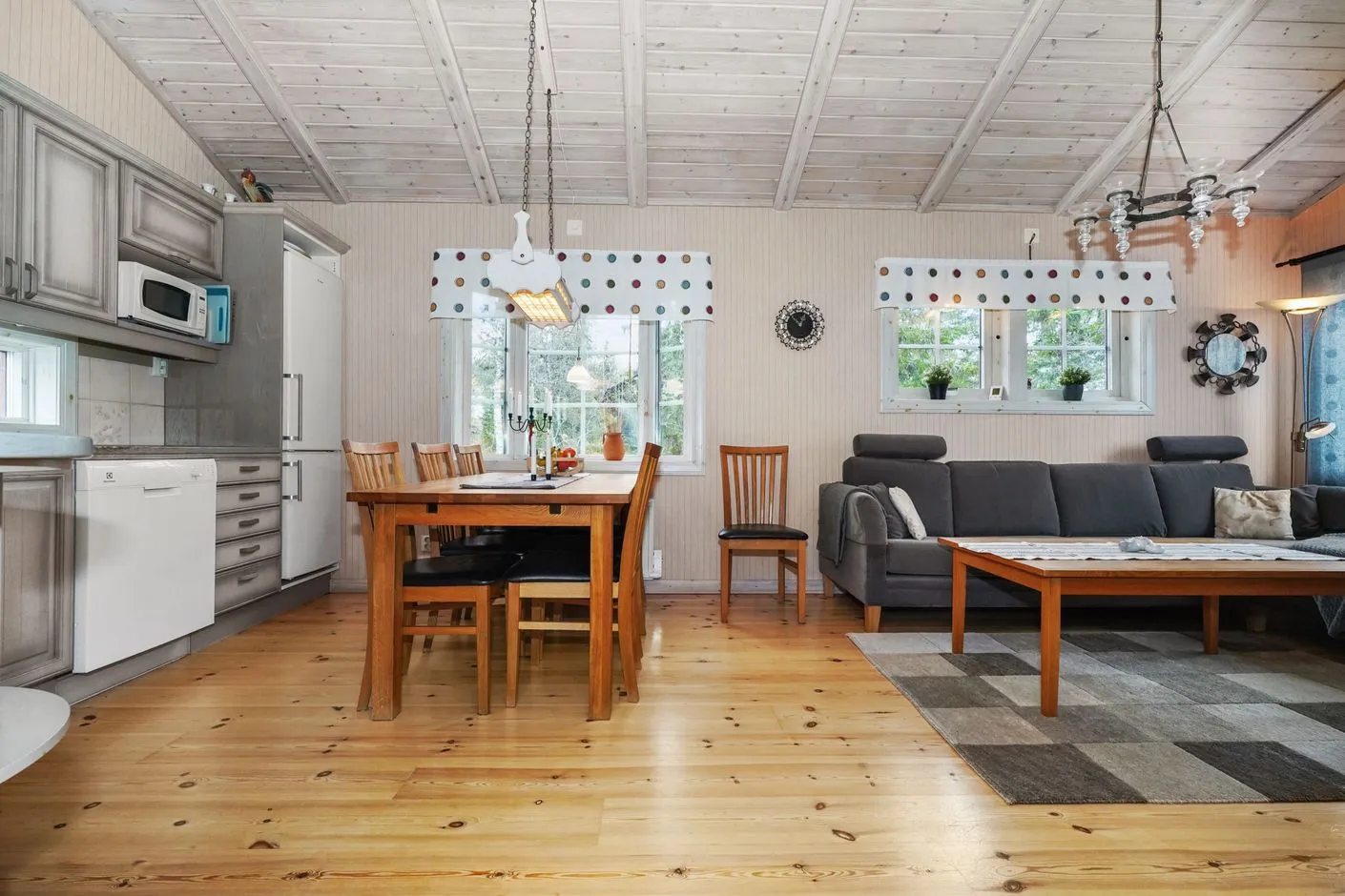 Swedish Country House with Expansive Garden in Sälen Near Tandådalen - Image 3