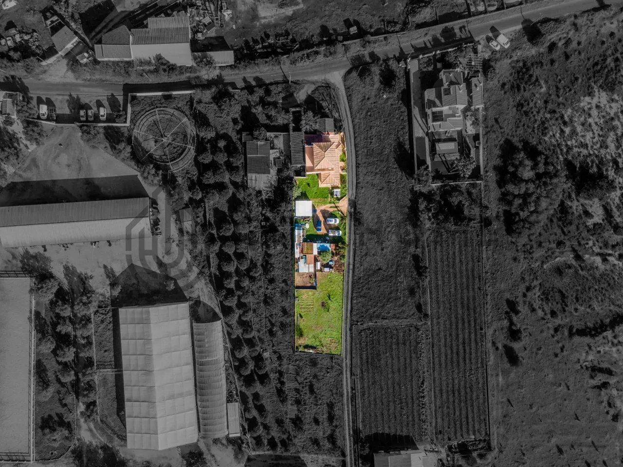 Three-Bedroom House with Expansive Garden near Lagoa, Algarve - View image 6 of 32