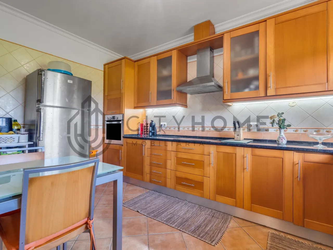 Three-Bedroom House with Expansive Garden near Lagoa, Algarve - View image 11 of 32