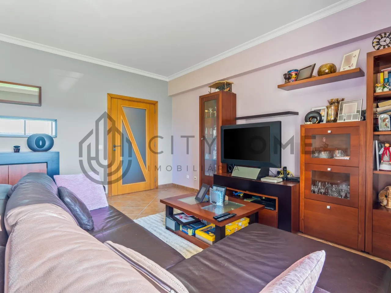 Three-Bedroom House with Expansive Garden near Lagoa, Algarve - View image 14 of 32