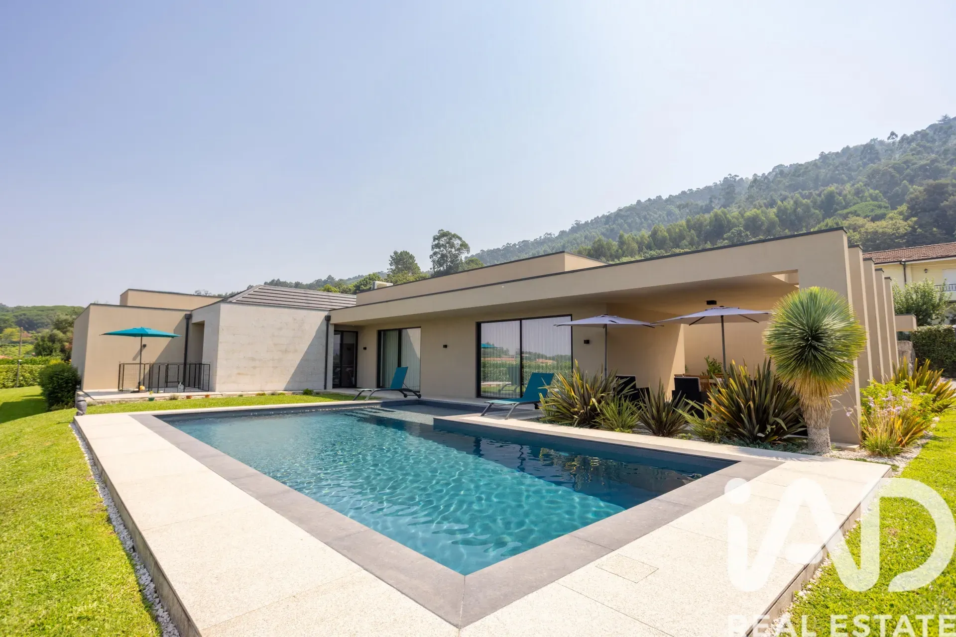 Contemporary 3-Bedroom House with Pool and Garden in Santo Tirso, Portugal - Image 1