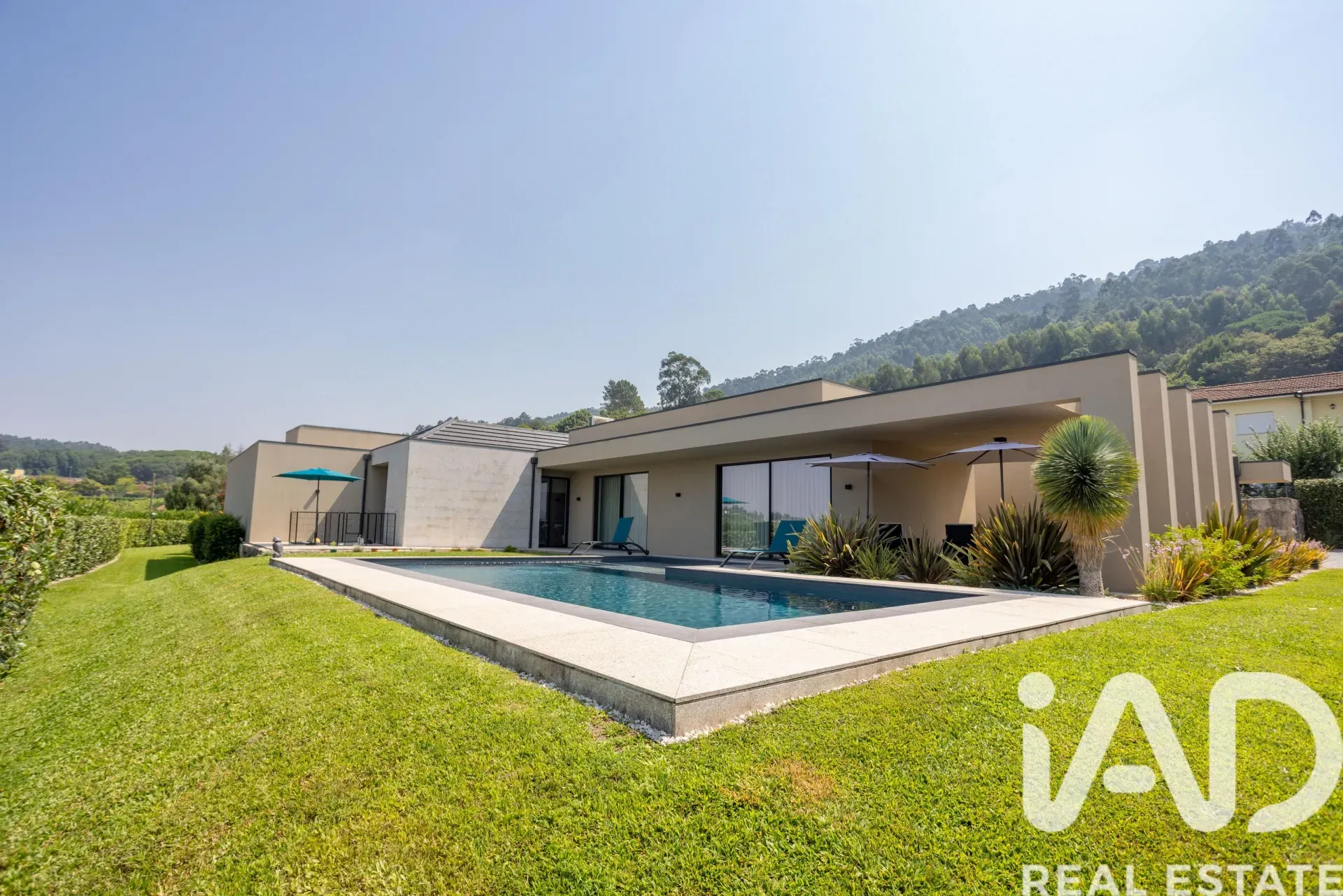 Contemporary 3-Bedroom House with Pool and Garden in Santo Tirso, Portugal - Image 5