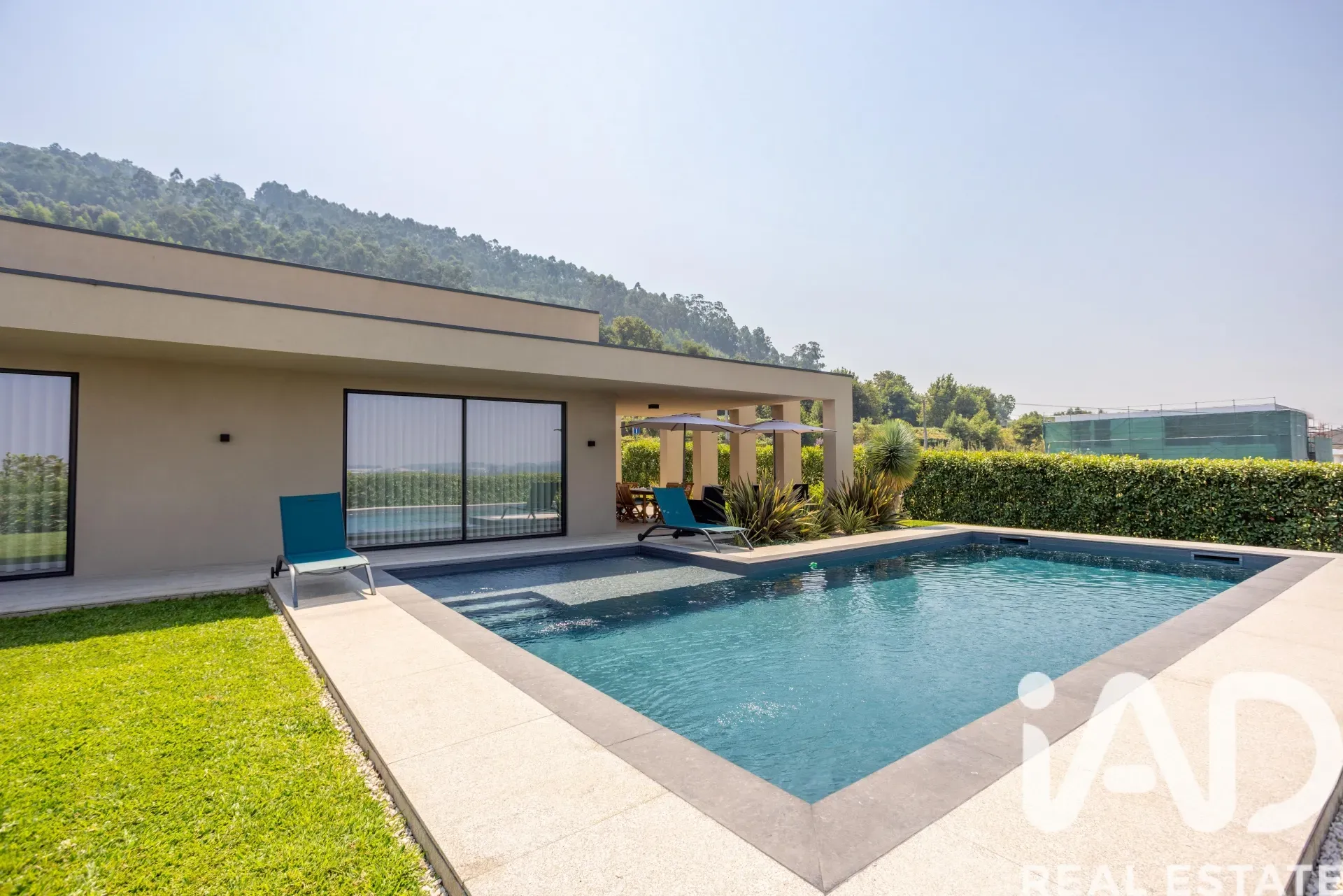 Contemporary 3-Bedroom House with Pool and Garden in Santo Tirso, Portugal - View image 9 of 38