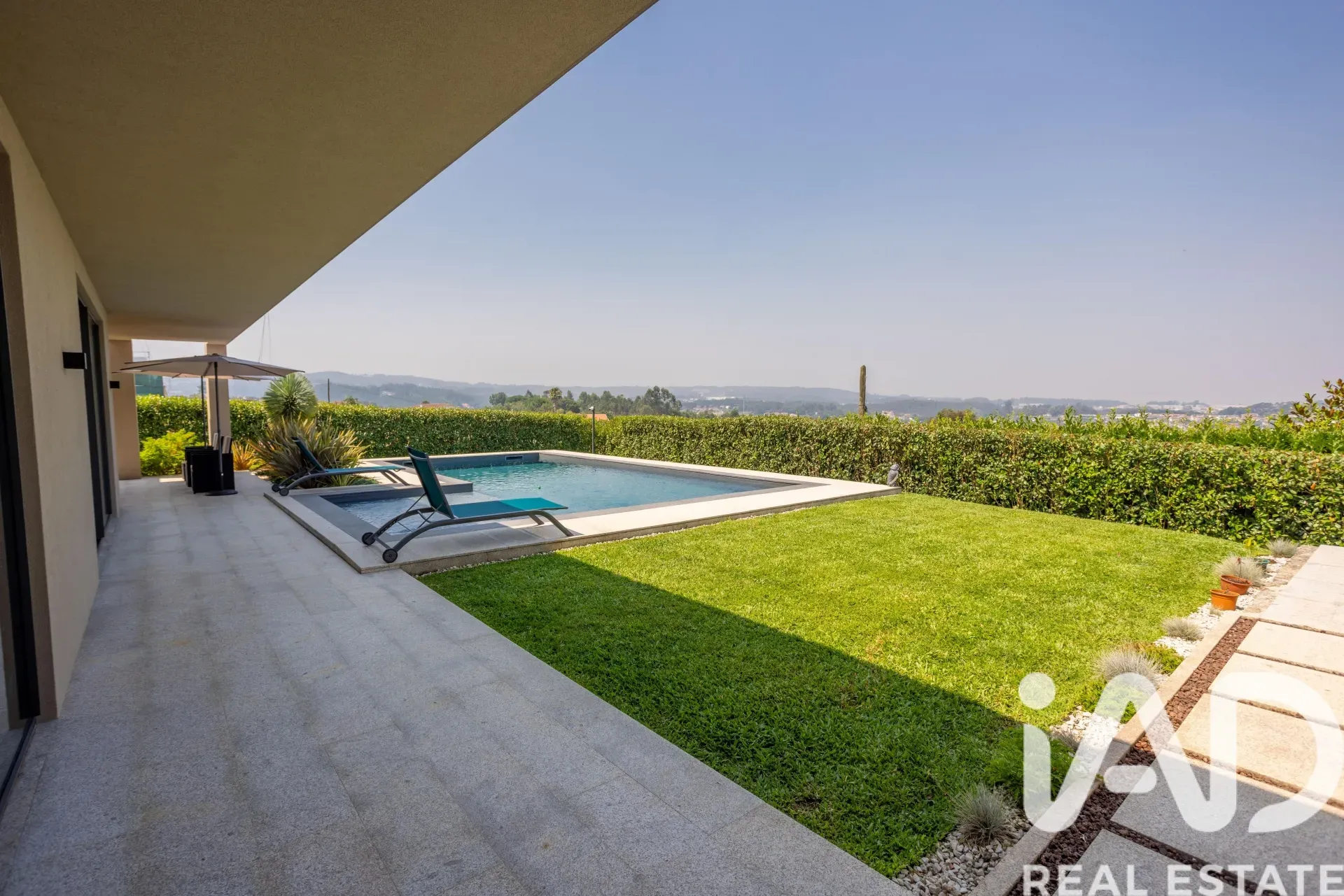Contemporary 3-Bedroom House with Pool and Garden in Santo Tirso, Portugal - View image 10 of 38