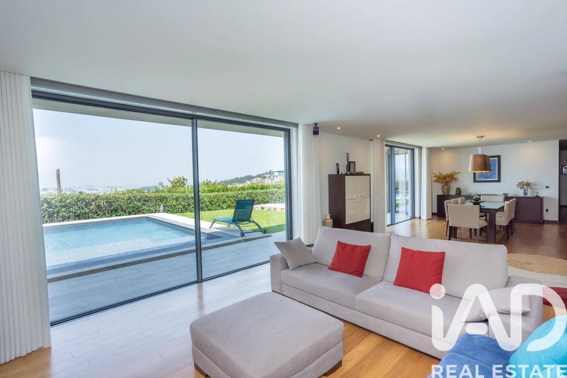 Contemporary 3-Bedroom House with Pool and Garden in Santo Tirso, Portugal - View image 26 of 38