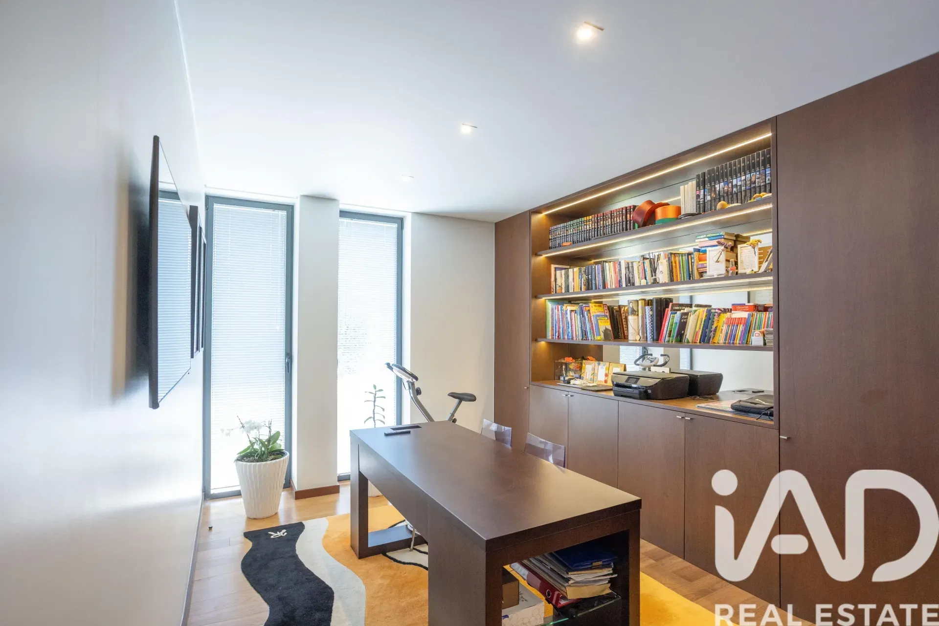 Contemporary 3-Bedroom House with Pool and Garden in Santo Tirso, Portugal - View image 27 of 38