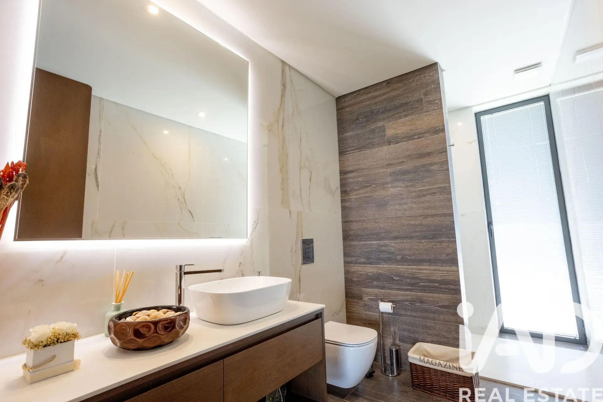 Contemporary 3-Bedroom House with Pool and Garden in Santo Tirso, Portugal - View image 34 of 38