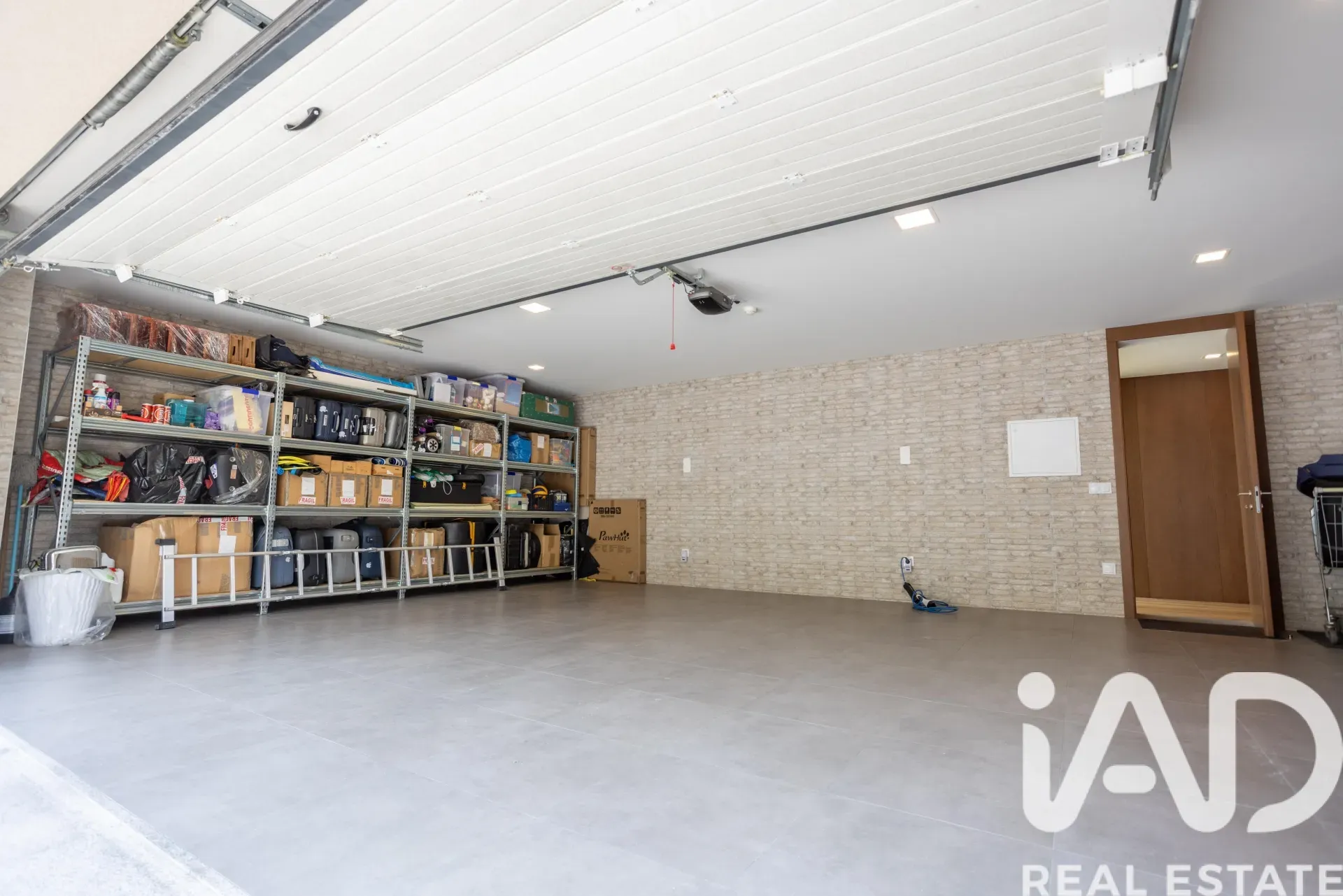 Contemporary 3-Bedroom House with Pool and Garden in Santo Tirso, Portugal - View image 38 of 38