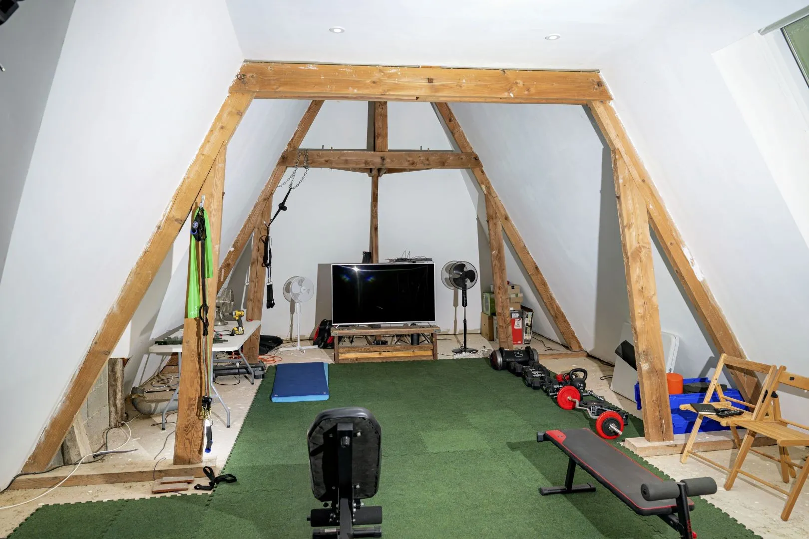 Spacious 3-Bedroom House with Expansive Garden in Montignac, France - View image 8 of 30