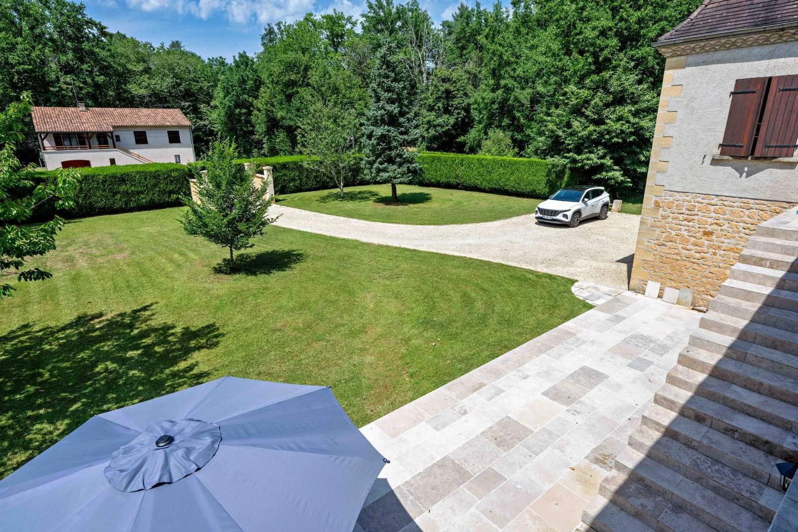 Spacious 3-Bedroom House with Expansive Garden in Montignac, France - View image 16 of 30