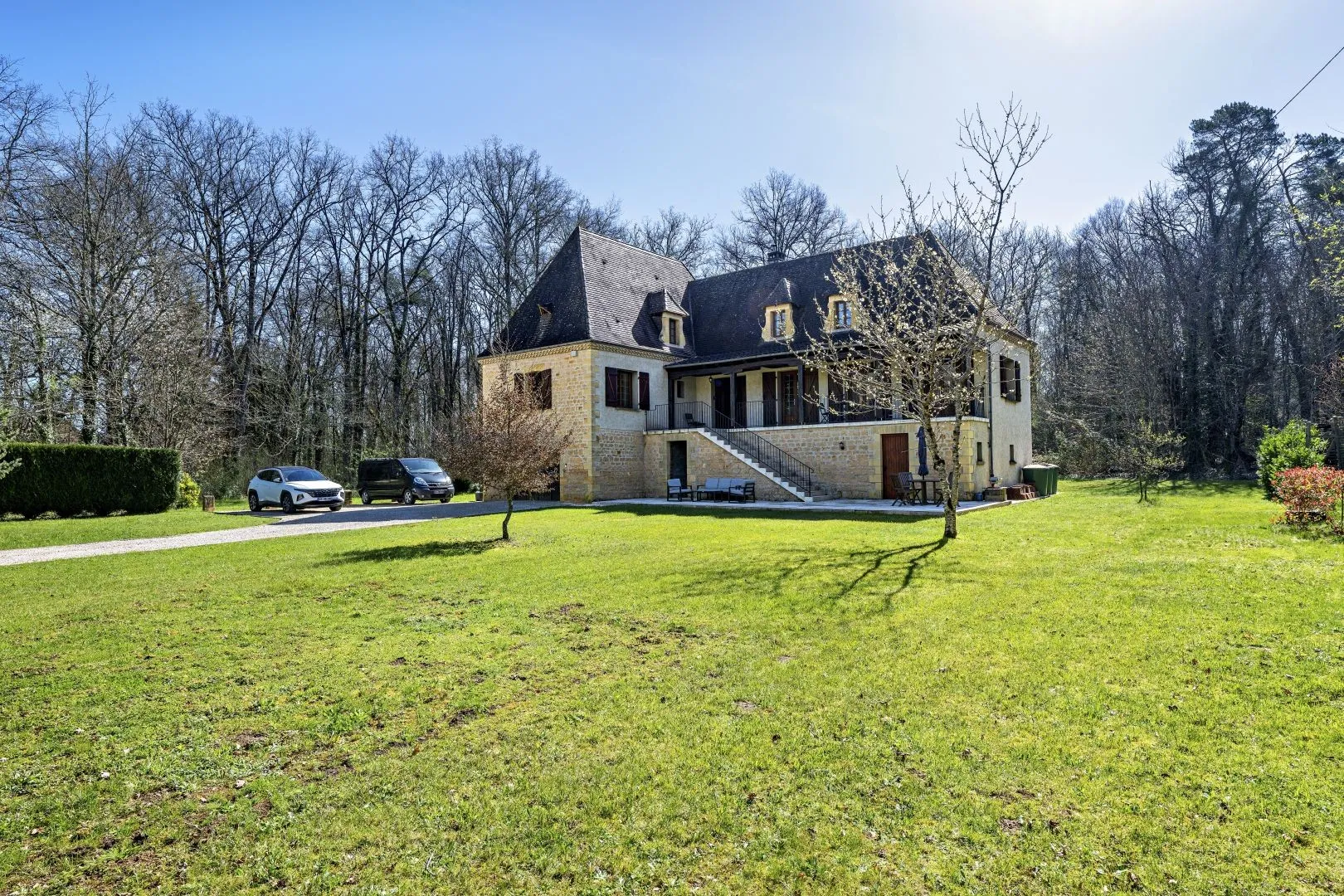 Spacious 3-Bedroom House with Expansive Garden in Montignac, France - View image 20 of 30