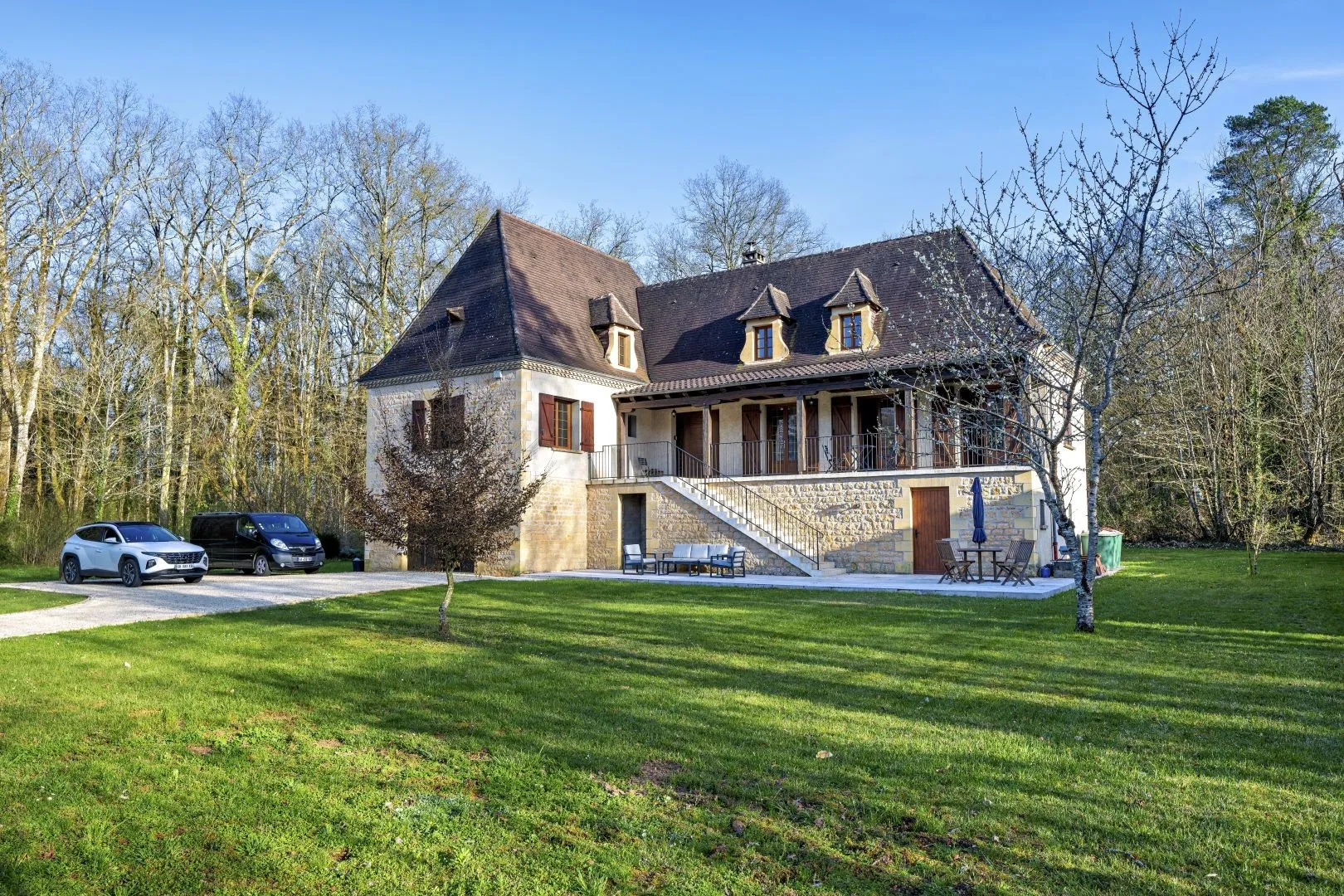 Spacious 3-Bedroom House with Expansive Garden in Montignac, France - View image 25 of 30