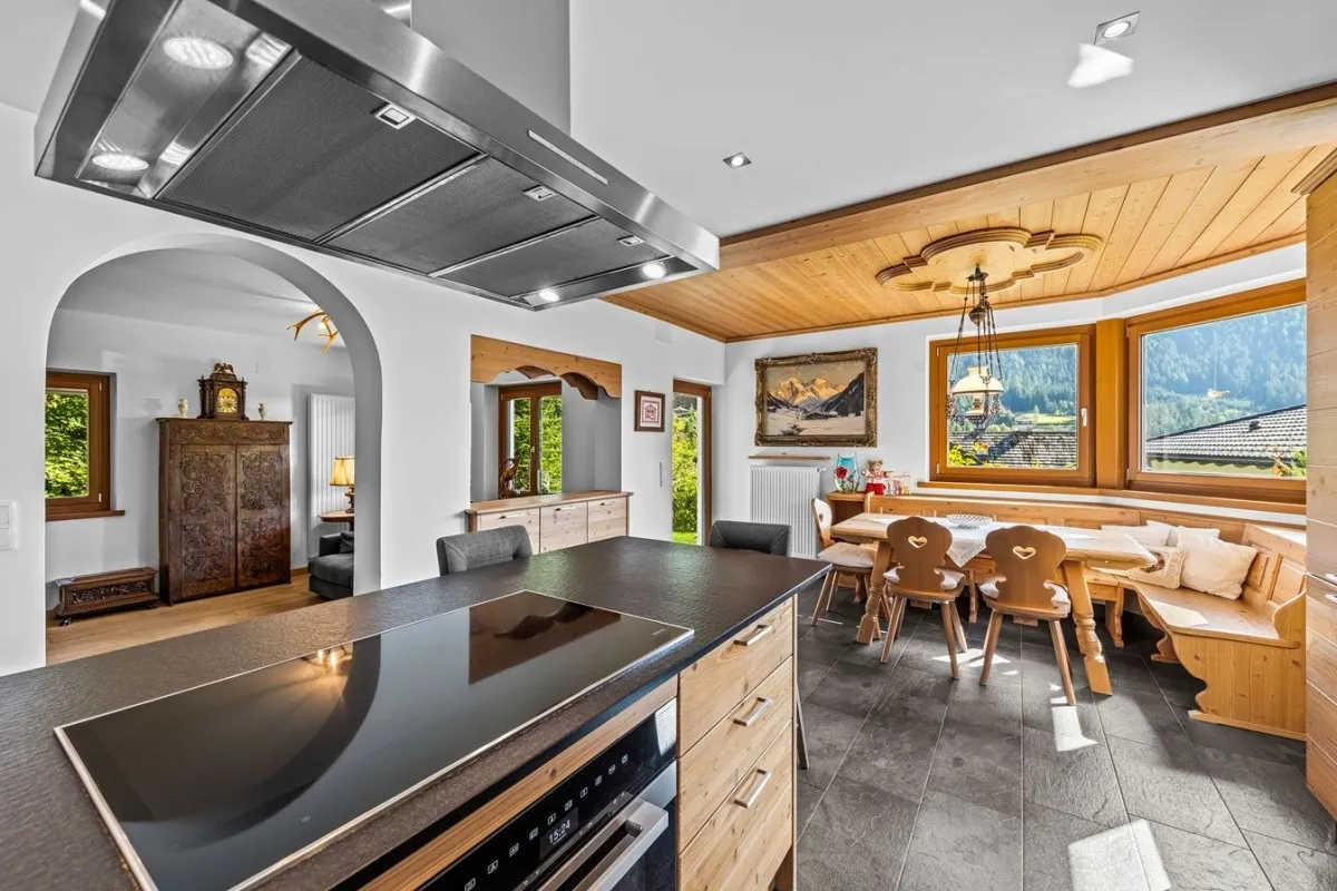 Alpine Retreat with Balcony and Terrace in Bad Kleinkirchheim - View image 7 of 25