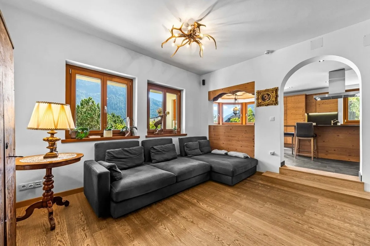 Alpine Retreat with Balcony and Terrace in Bad Kleinkirchheim - View image 10 of 25