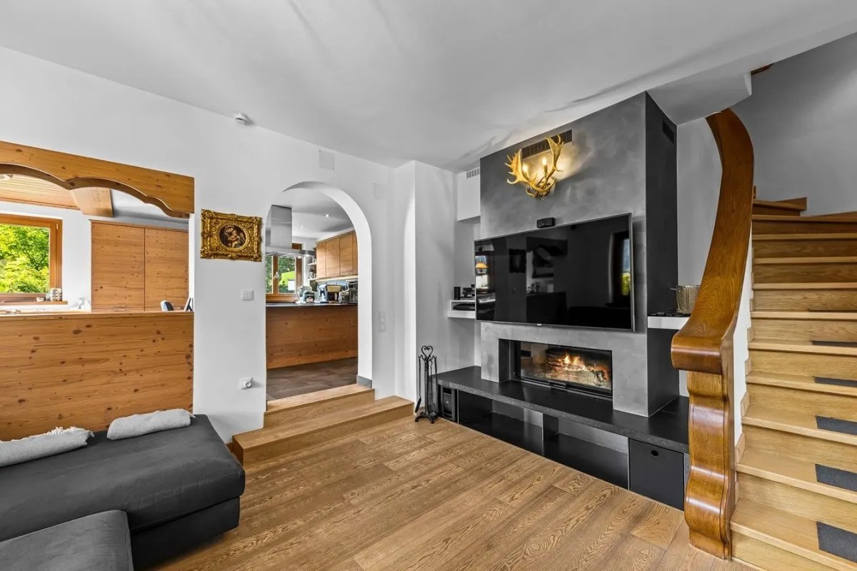 Alpine Retreat with Balcony and Terrace in Bad Kleinkirchheim - View image 11 of 25