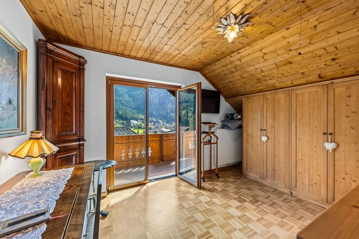 Alpine Retreat with Balcony and Terrace in Bad Kleinkirchheim - View image 13 of 25