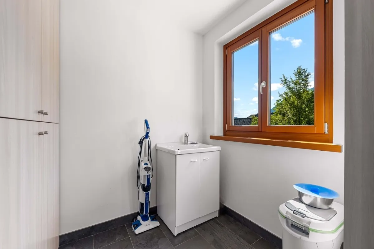 Alpine Retreat with Balcony and Terrace in Bad Kleinkirchheim - View image 15 of 25