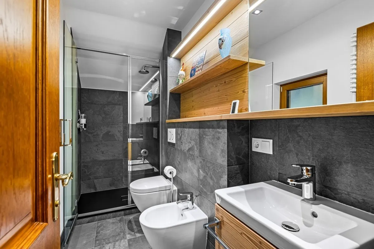 Alpine Retreat with Balcony and Terrace in Bad Kleinkirchheim - View image 18 of 25