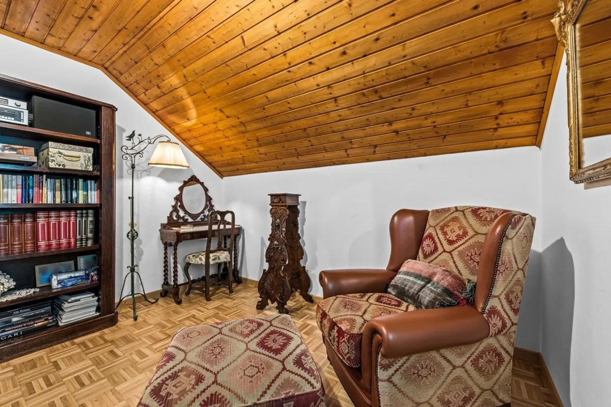 Alpine Retreat with Balcony and Terrace in Bad Kleinkirchheim - View image 19 of 25