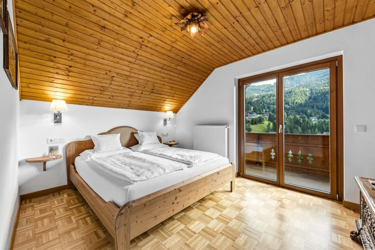 Alpine Retreat with Balcony and Terrace in Bad Kleinkirchheim - View image 21 of 25