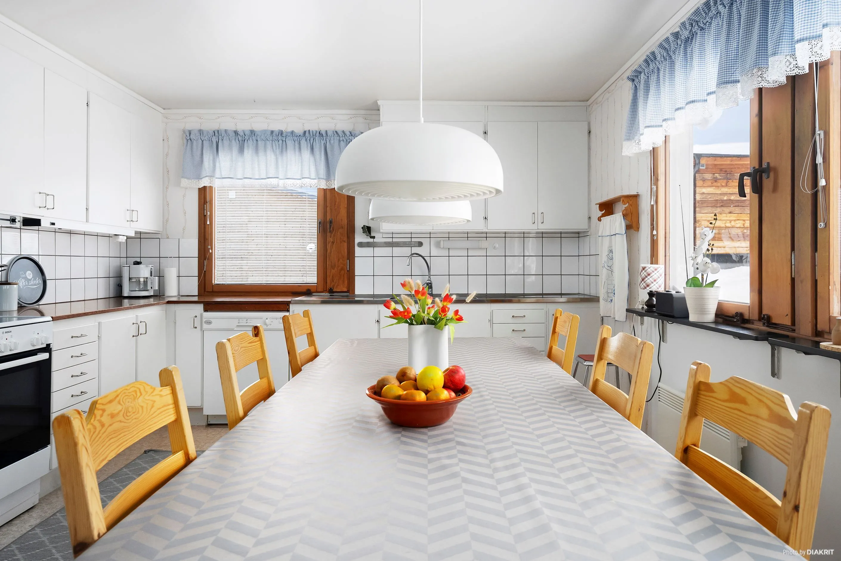 Spacious 5-Bedroom House in Scenic Klimpfjäll with Ample Grounds - Image 3