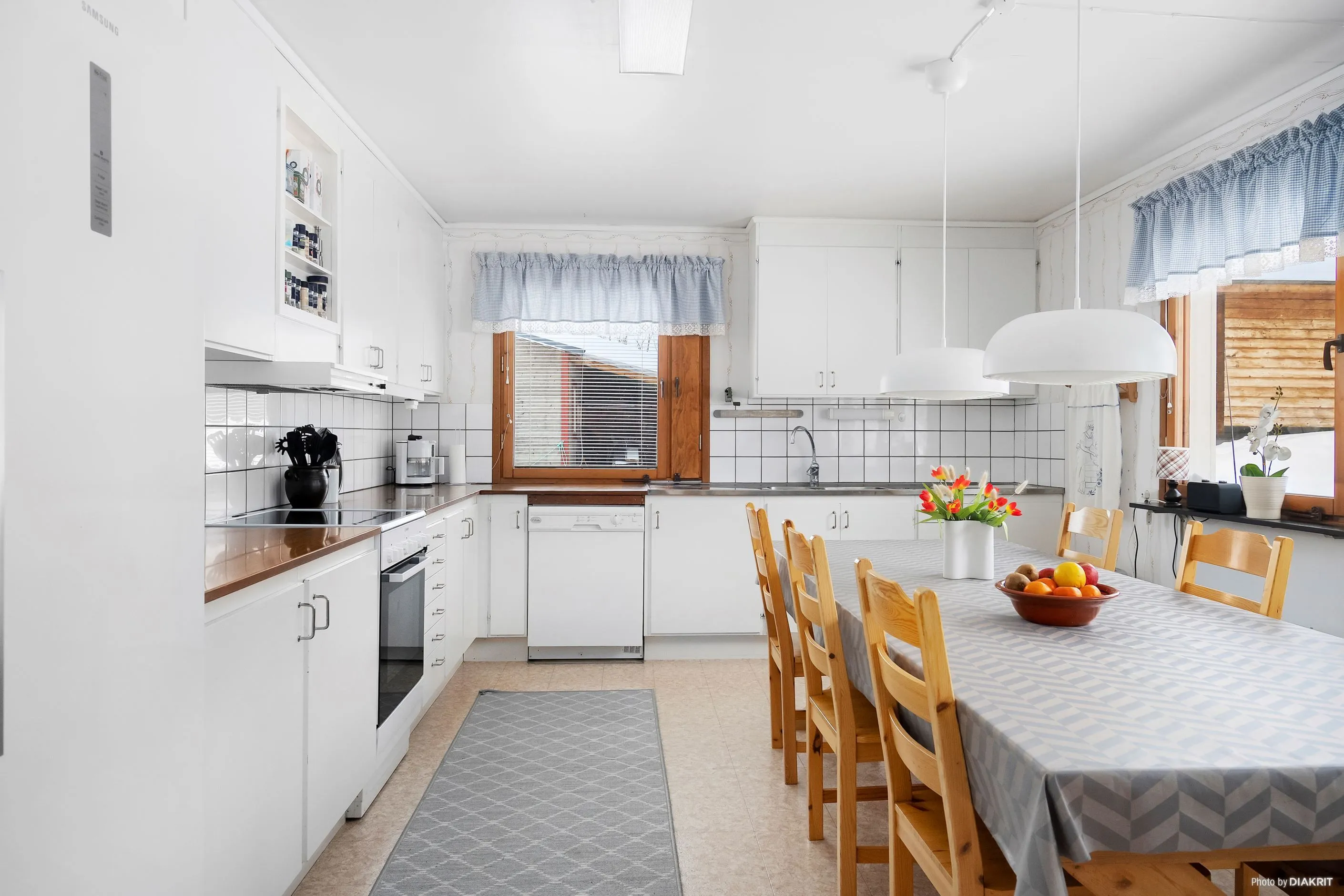 Spacious 5-Bedroom House in Scenic Klimpfjäll with Ample Grounds - Image 5