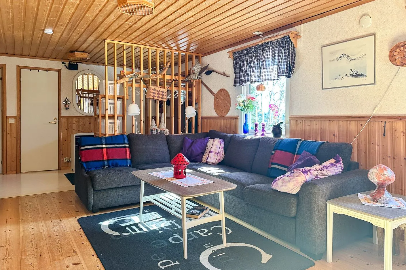 1980s Swedish Retreat with Expansive Garden and Wood Heating - View image 12 of 24