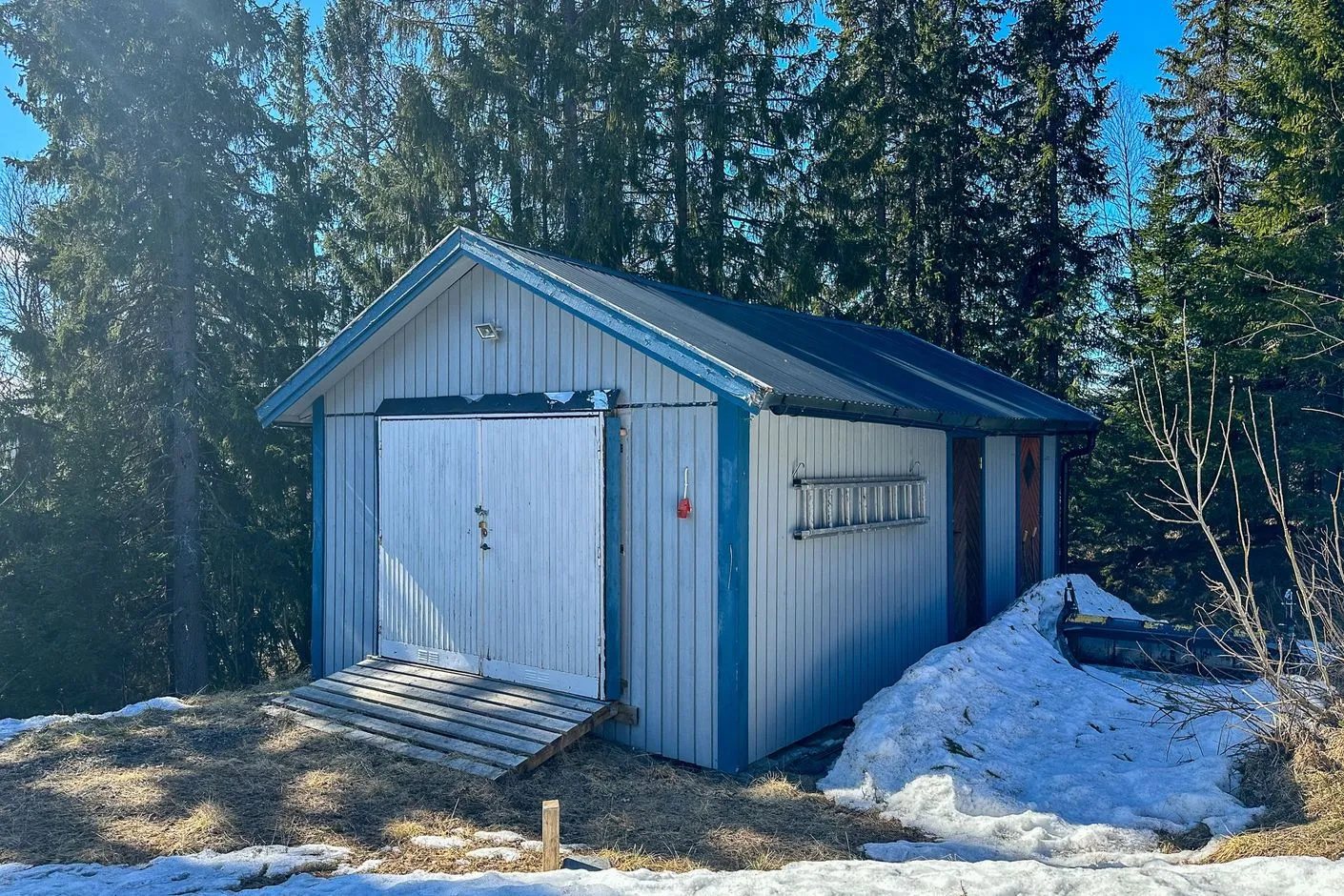 1980s Swedish Retreat with Expansive Garden and Wood Heating - View image 22 of 24