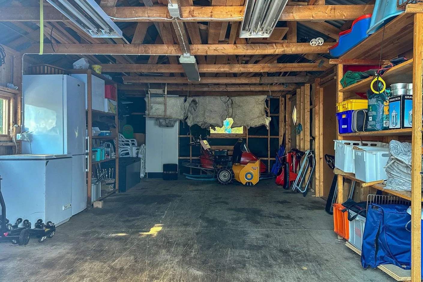 1980s Swedish Retreat with Expansive Garden and Wood Heating - View image 23 of 24