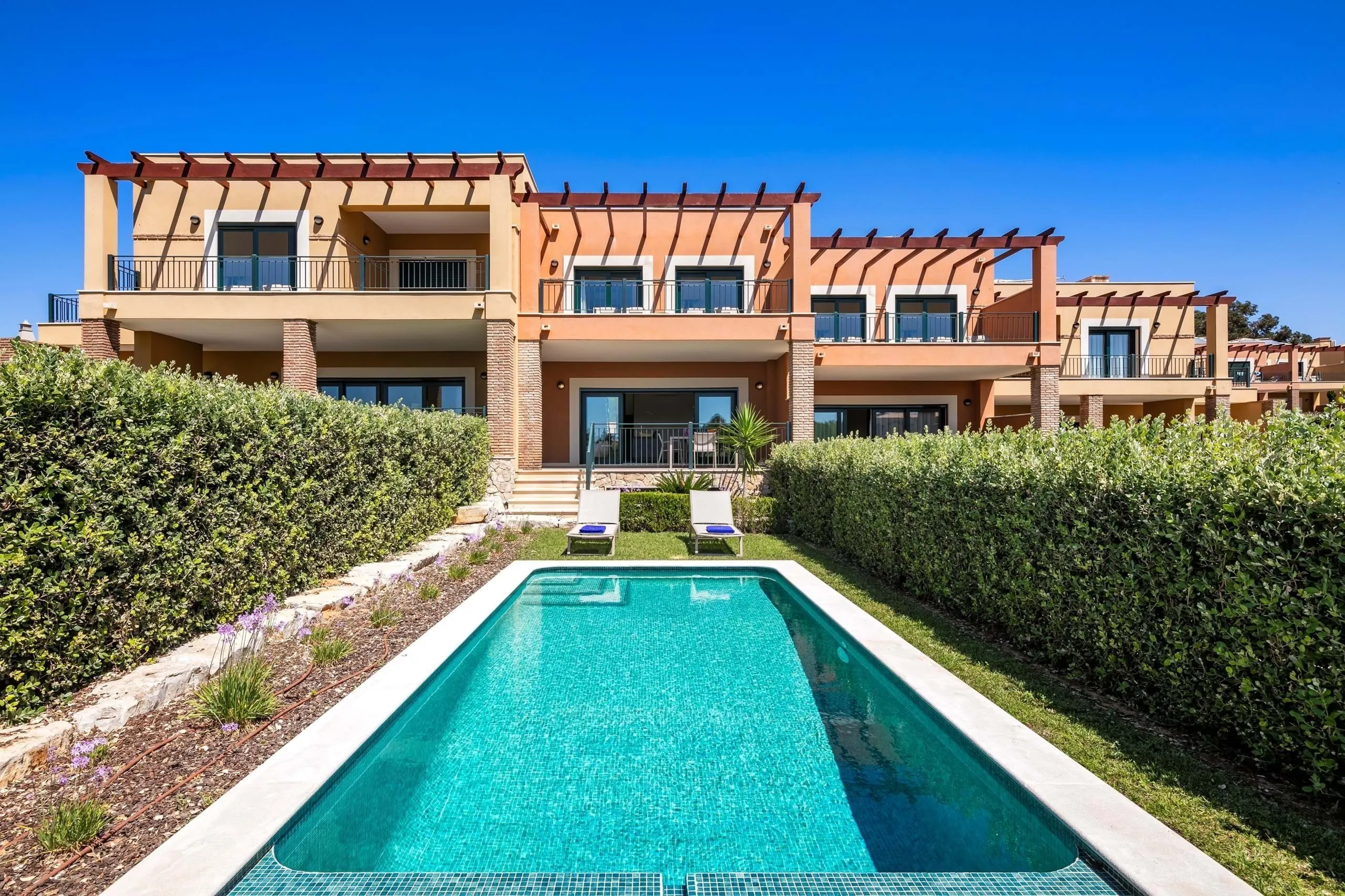 Contemporary 2-Bedroom Townhouse with Private Pool in Vale de Milho, Carvoeiro - Image 1