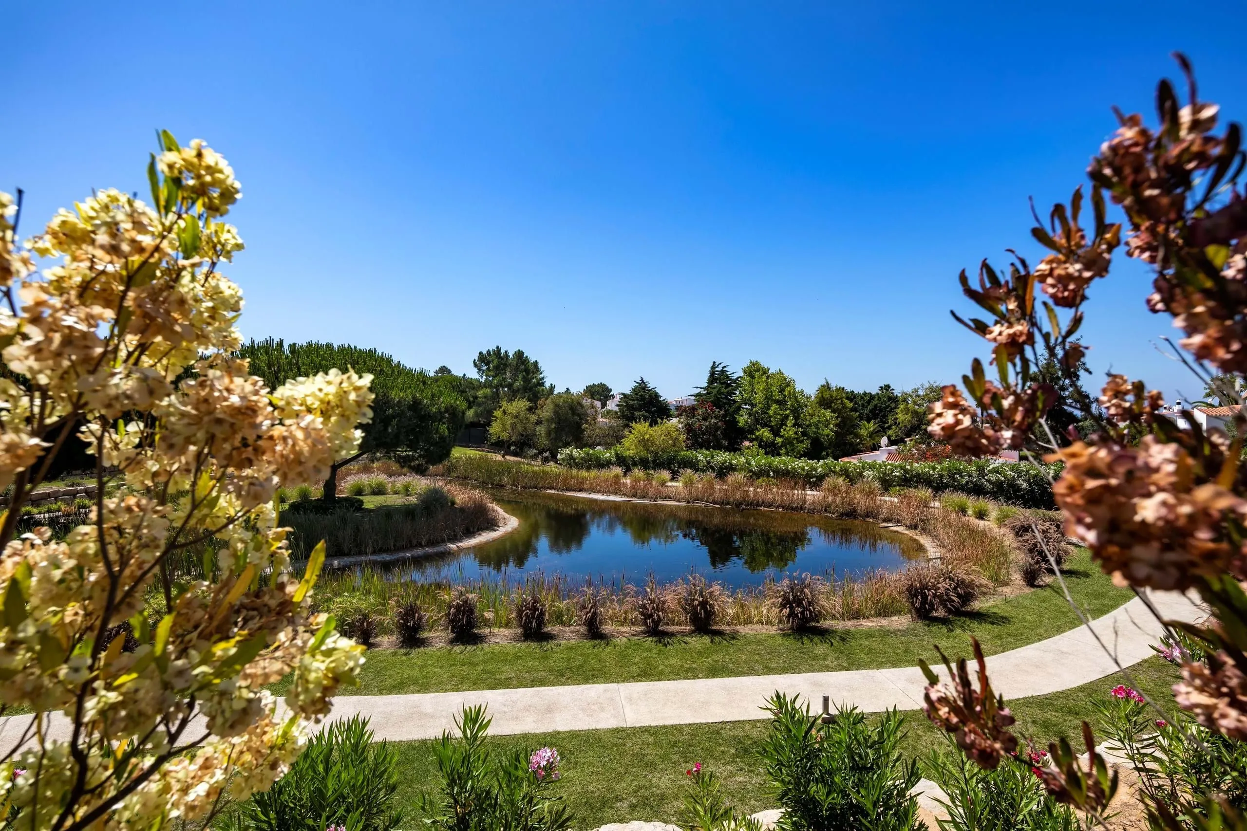 Contemporary 2-Bedroom Townhouse with Private Pool in Vale de Milho, Carvoeiro - View image 7 of 37