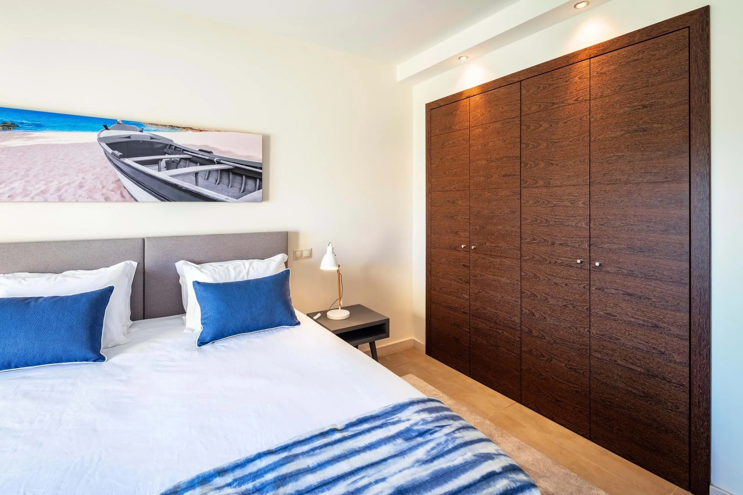 Contemporary 2-Bedroom Townhouse with Private Pool in Vale de Milho, Carvoeiro - View image 11 of 37