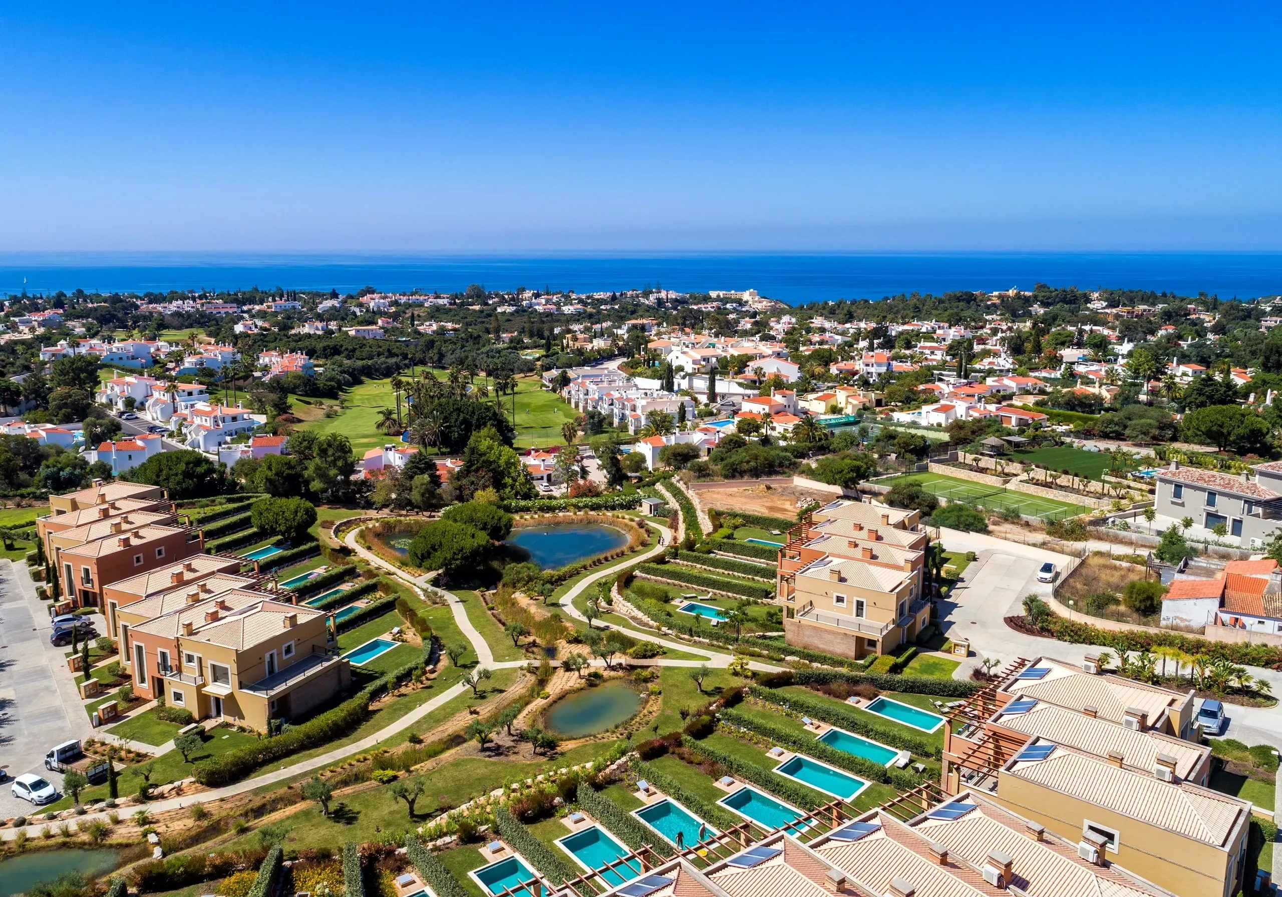 Contemporary 2-Bedroom Townhouse with Private Pool in Vale de Milho, Carvoeiro - View image 14 of 37