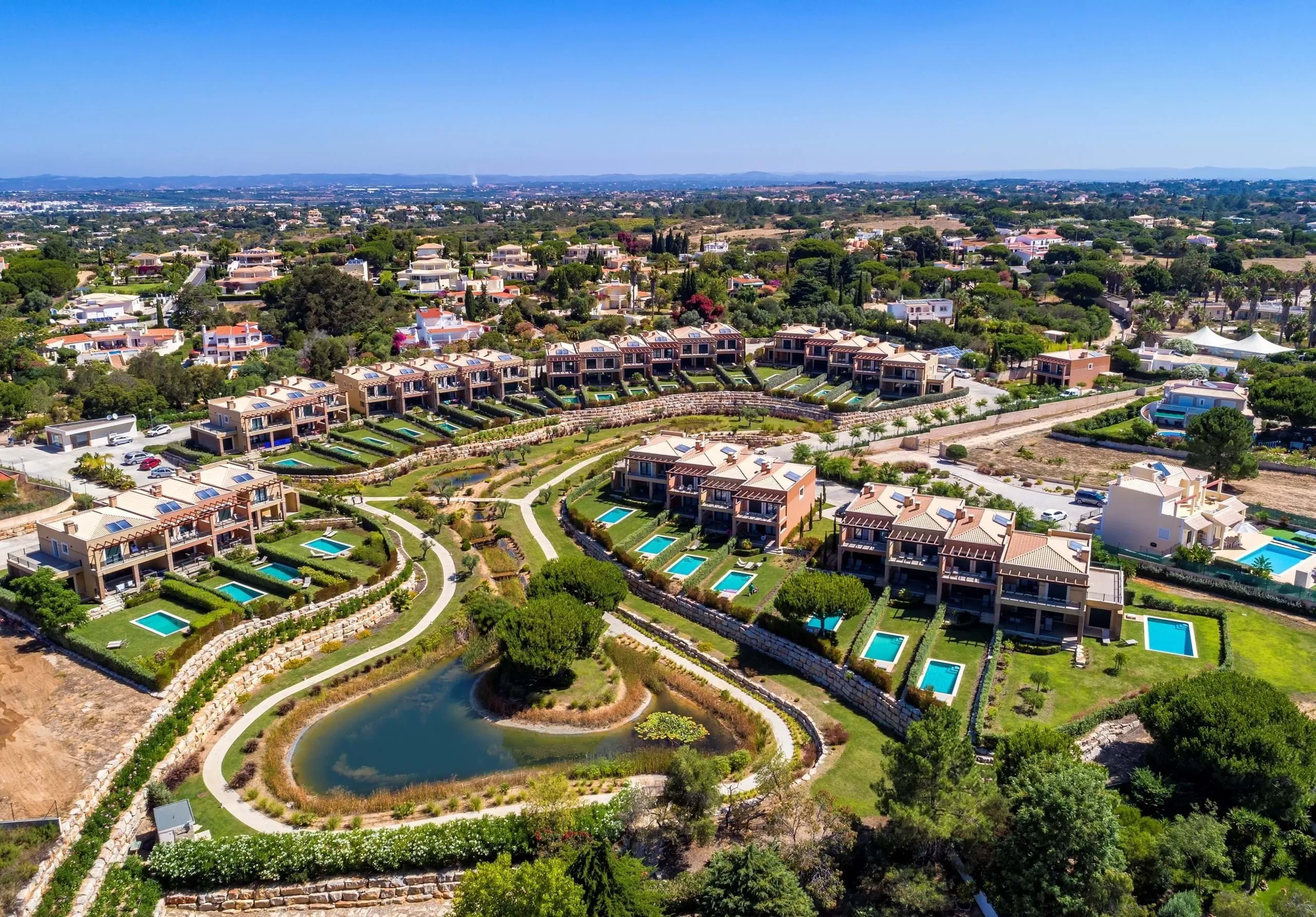 Contemporary 2-Bedroom Townhouse with Private Pool in Vale de Milho, Carvoeiro - View image 16 of 37