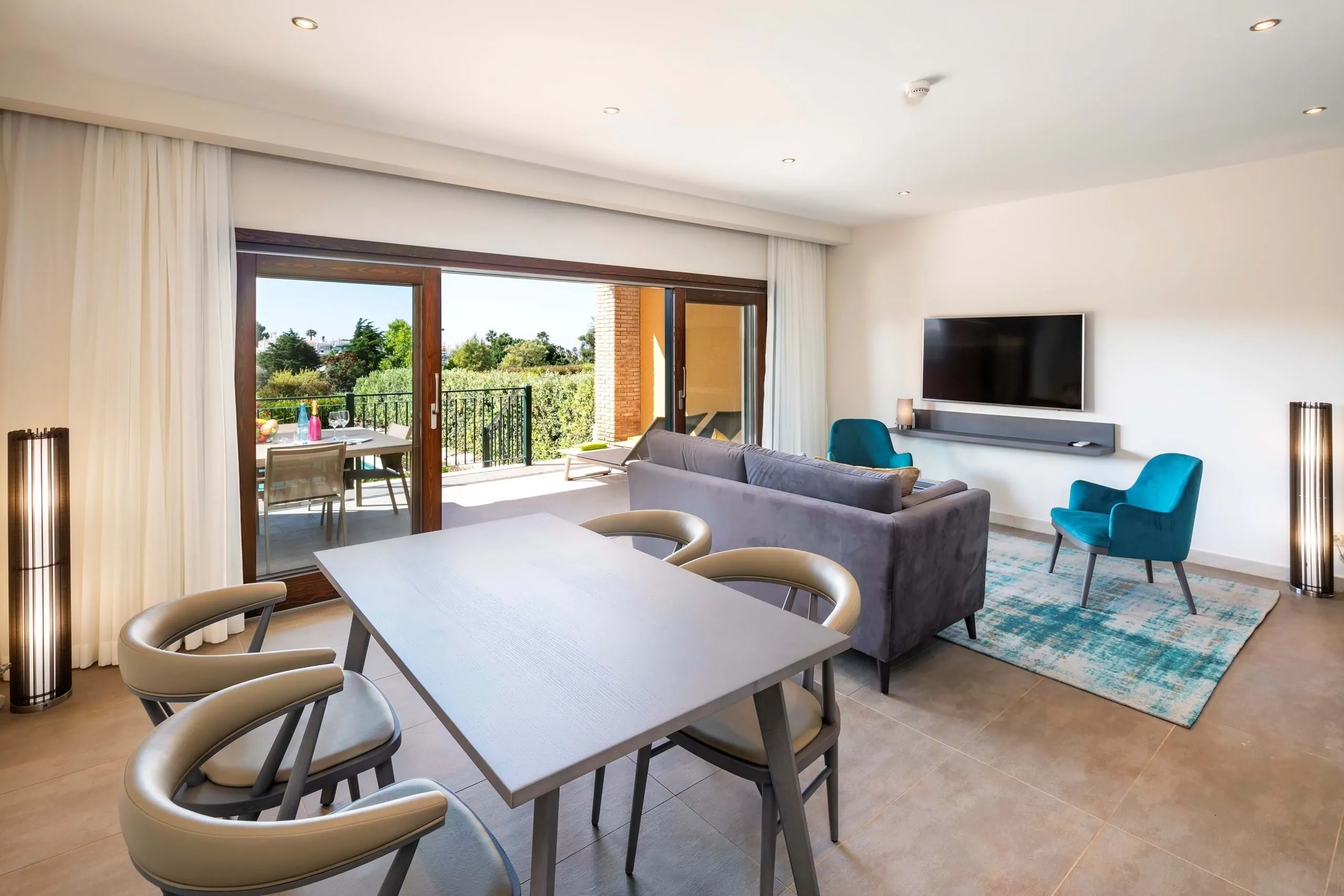 Contemporary 2-Bedroom Townhouse with Private Pool in Vale de Milho, Carvoeiro - View image 24 of 37