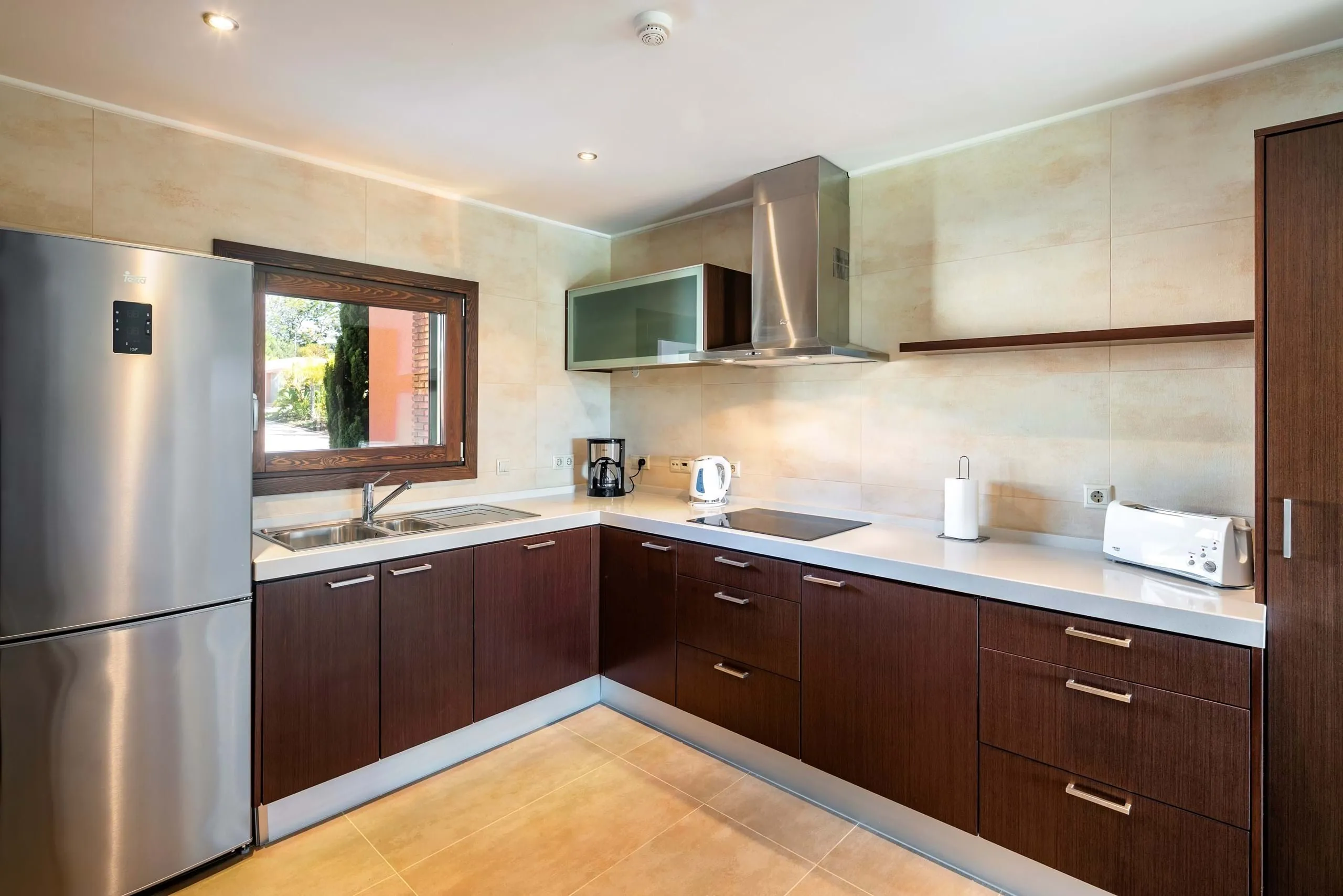 Contemporary 2-Bedroom Townhouse with Private Pool in Vale de Milho, Carvoeiro - View image 25 of 37