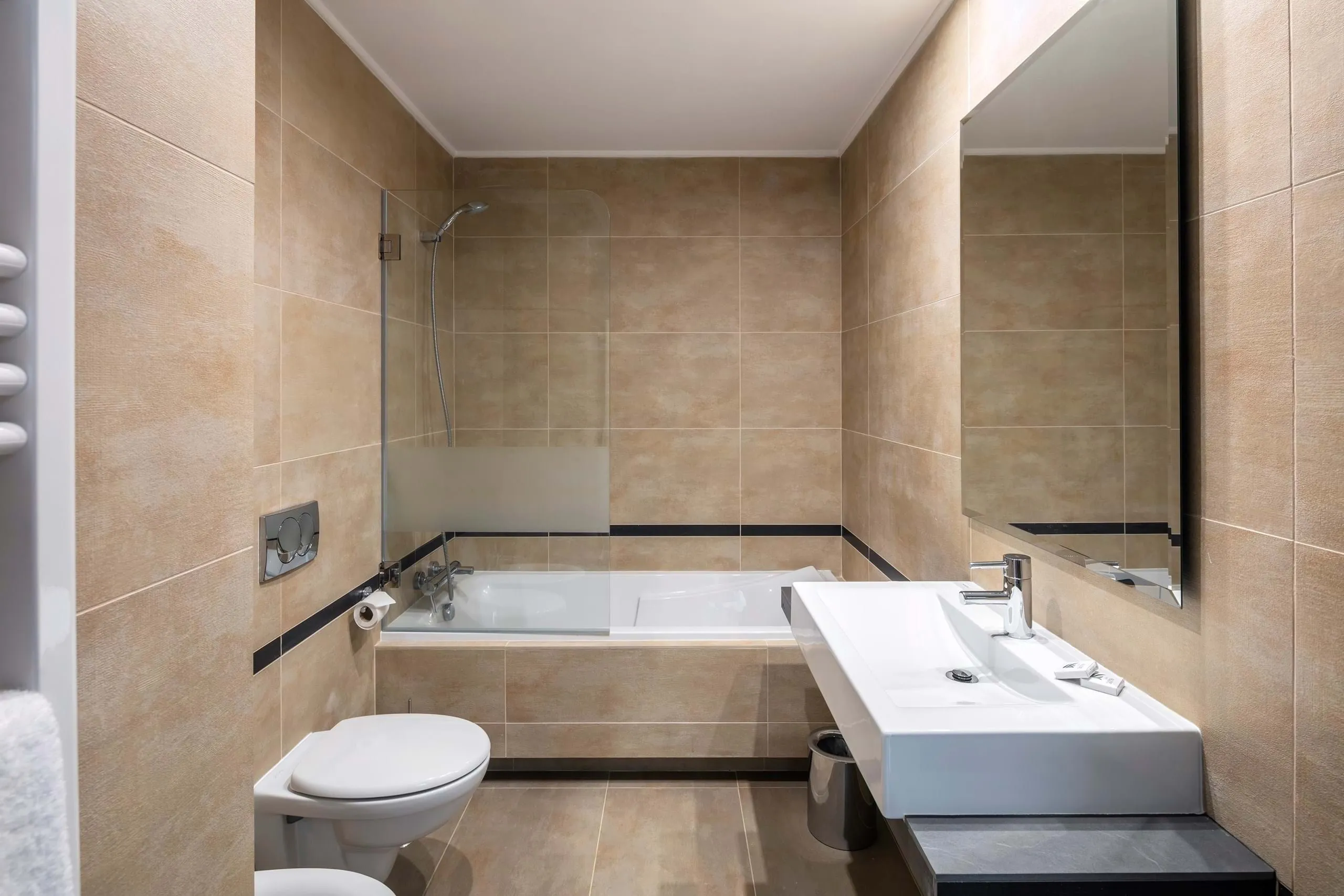 Contemporary 2-Bedroom Townhouse with Private Pool in Vale de Milho, Carvoeiro - View image 34 of 37