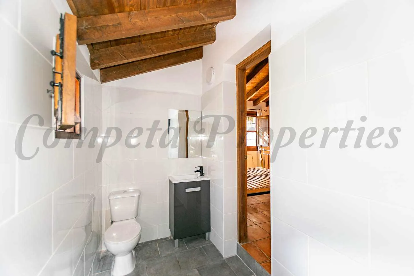 Andalusian Country House with Pool and Expansive Grounds in Cómpeta - View image 15 of 17