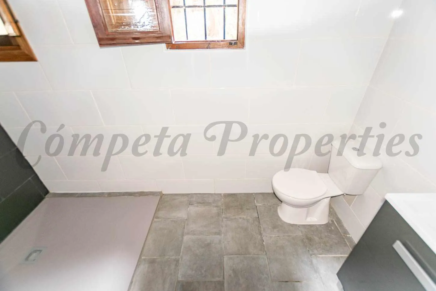 Andalusian Country House with Pool and Expansive Grounds in Cómpeta - View image 16 of 17