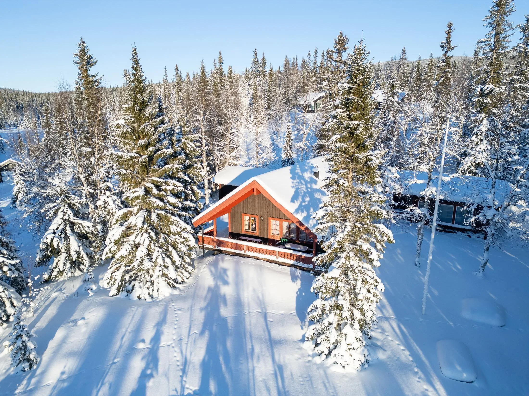 6-Bedroom Swedish Retreat with Guest House and Sauna in Kittelfjäll - Image 1