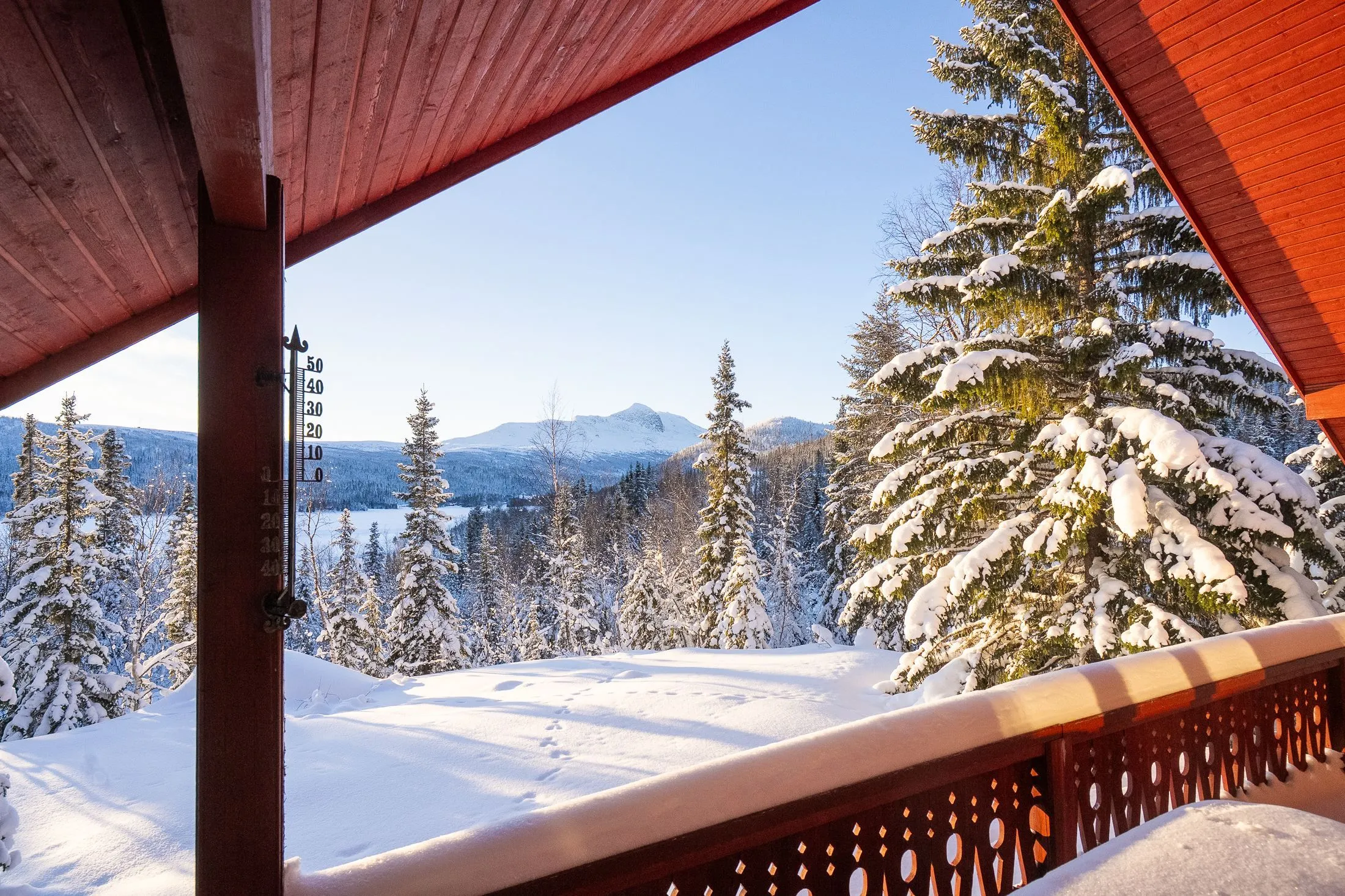 6-Bedroom Swedish Retreat with Guest House and Sauna in Kittelfjäll - View image 29 of 35