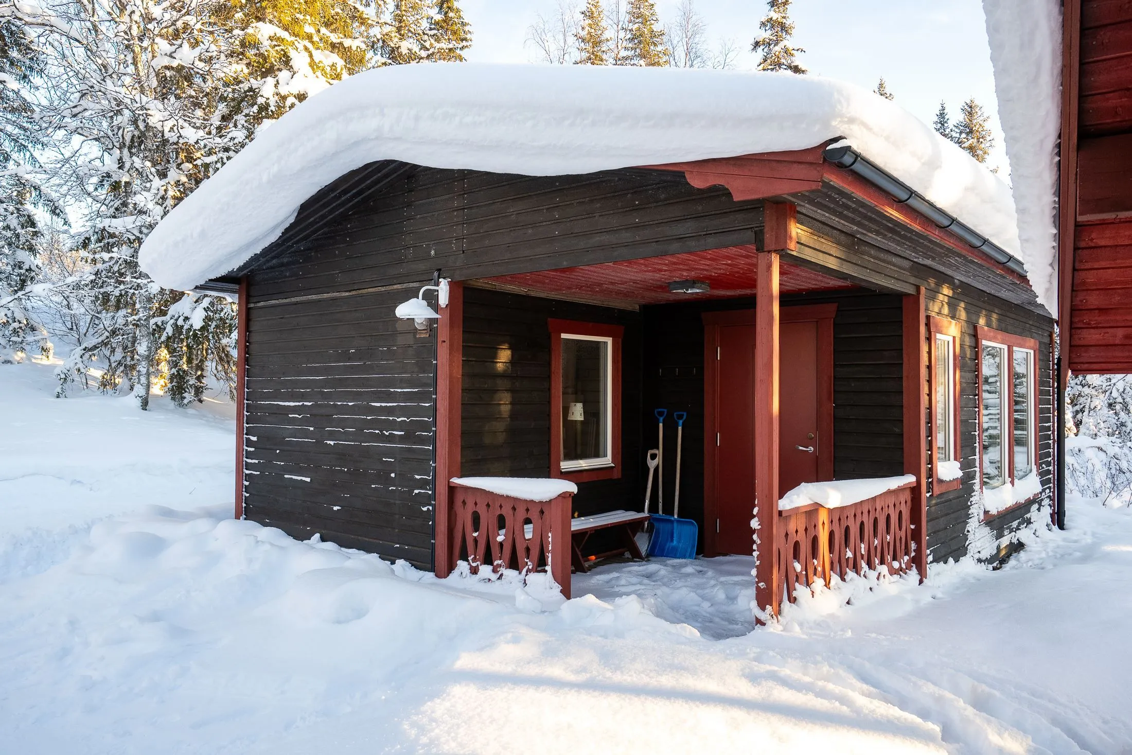 6-Bedroom Swedish Retreat with Guest House and Sauna in Kittelfjäll - View image 31 of 35