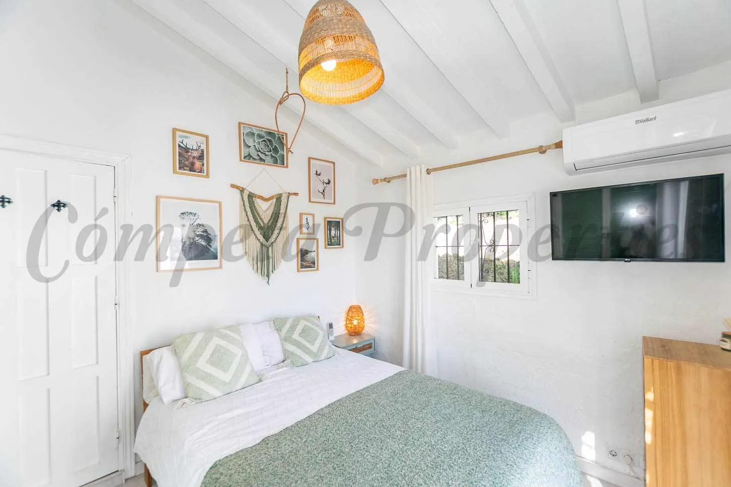 Andalusian Country House with Pool and Gardens in Cómpeta - View image 12 of 17