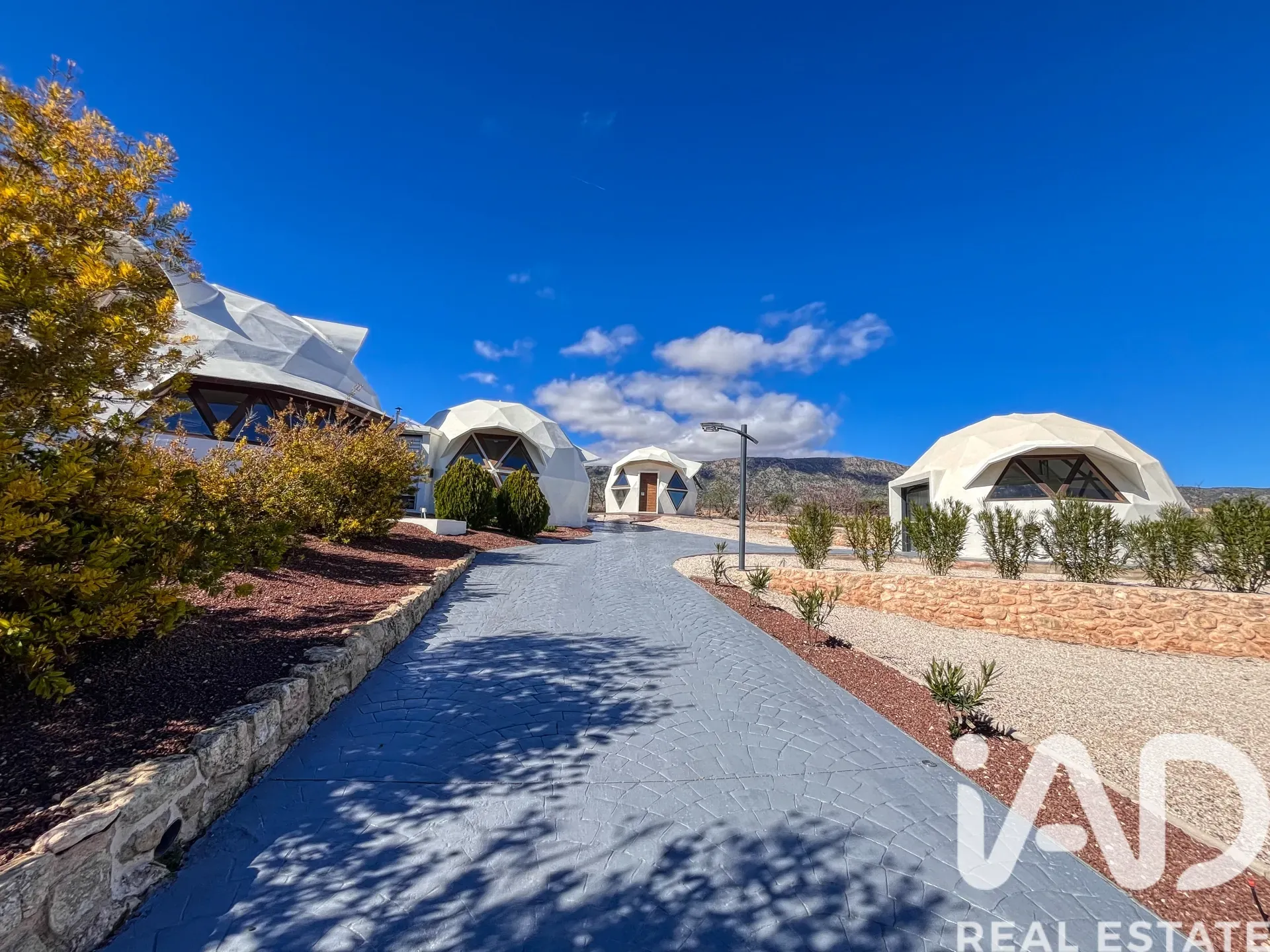 Sustainable 3-Bedroom House with Pool and Expansive Garden in Pinoso - Image 3