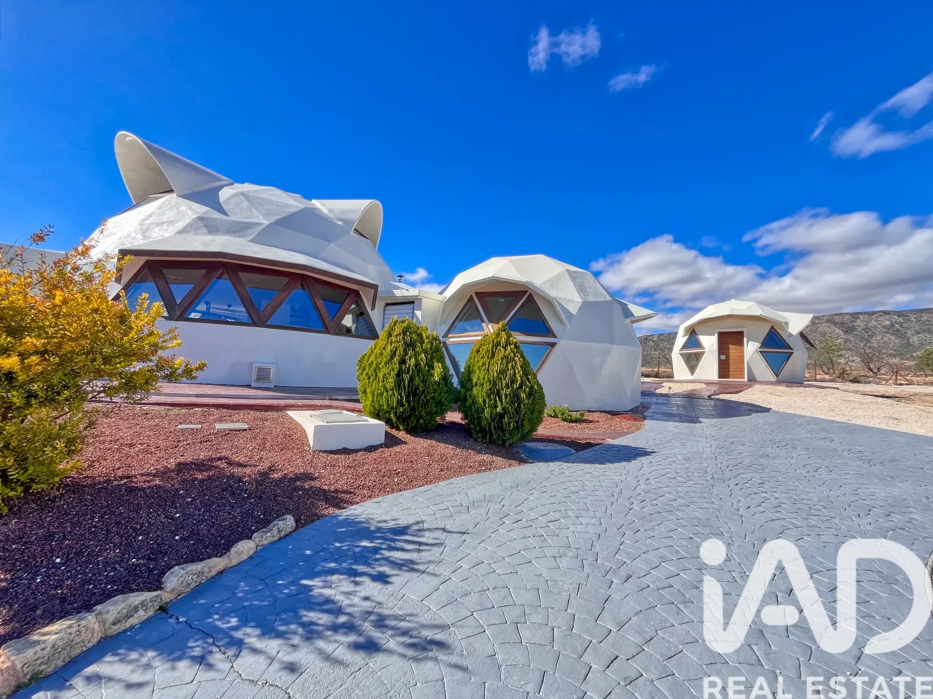 Sustainable 3-Bedroom House with Pool and Expansive Garden in Pinoso - Image 4