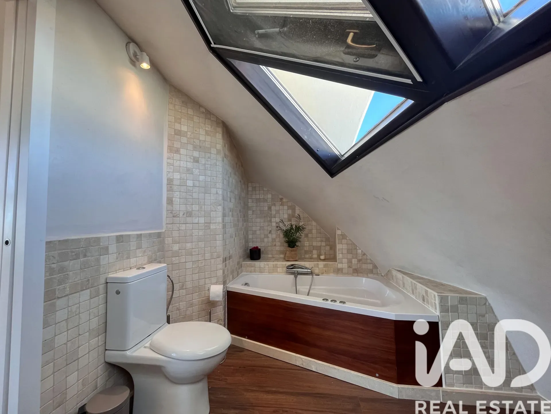 Sustainable 3-Bedroom House with Pool and Expansive Garden in Pinoso - View image 23 of 35