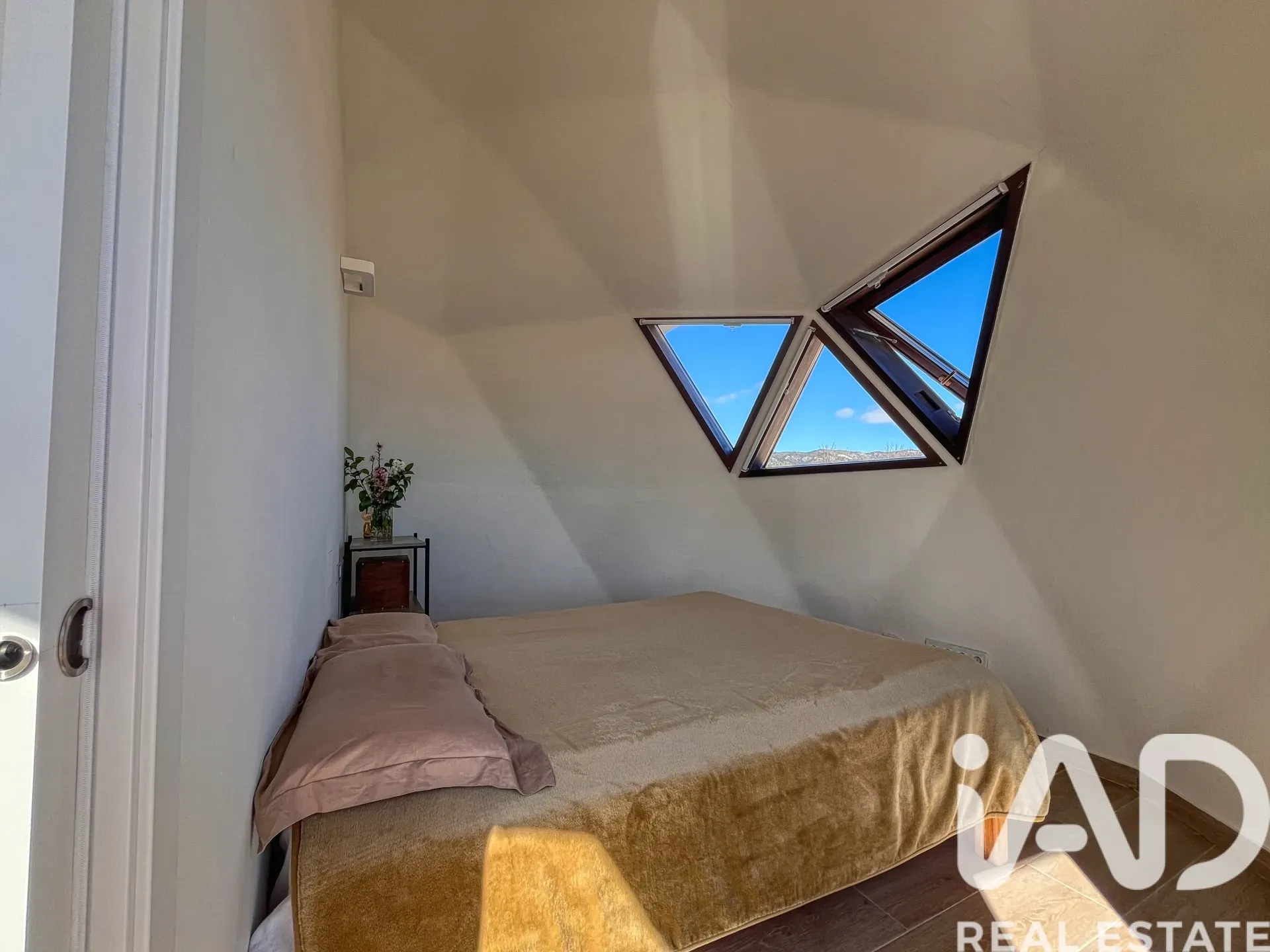 Sustainable 3-Bedroom House with Pool and Expansive Garden in Pinoso - View image 25 of 35