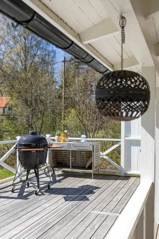 1960s Swedish Retreat: 3-Bedroom Home with Expansive Garden Near Stockholm - View image 6 of 31