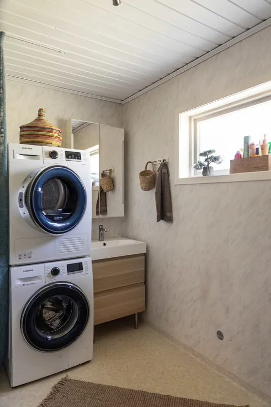 1960s Swedish Retreat: 3-Bedroom Home with Expansive Garden Near Stockholm - View image 17 of 31