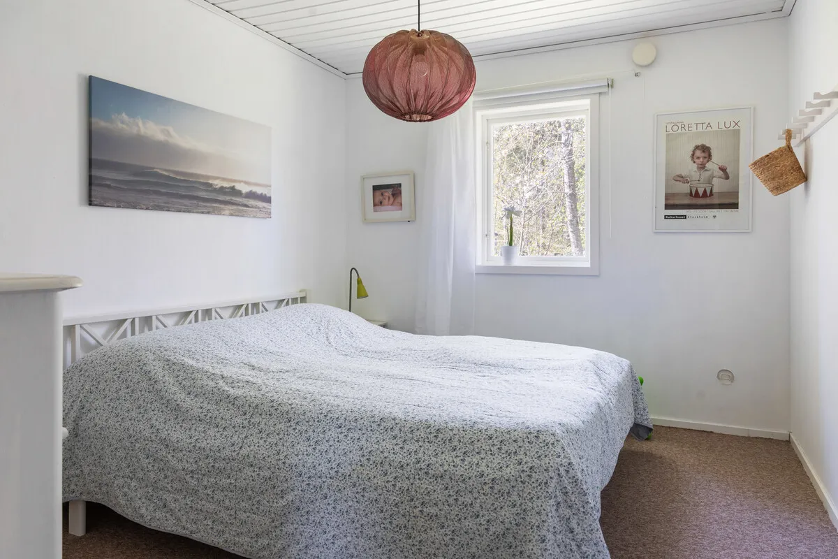 1960s Swedish Retreat: 3-Bedroom Home with Expansive Garden Near Stockholm - View image 19 of 31